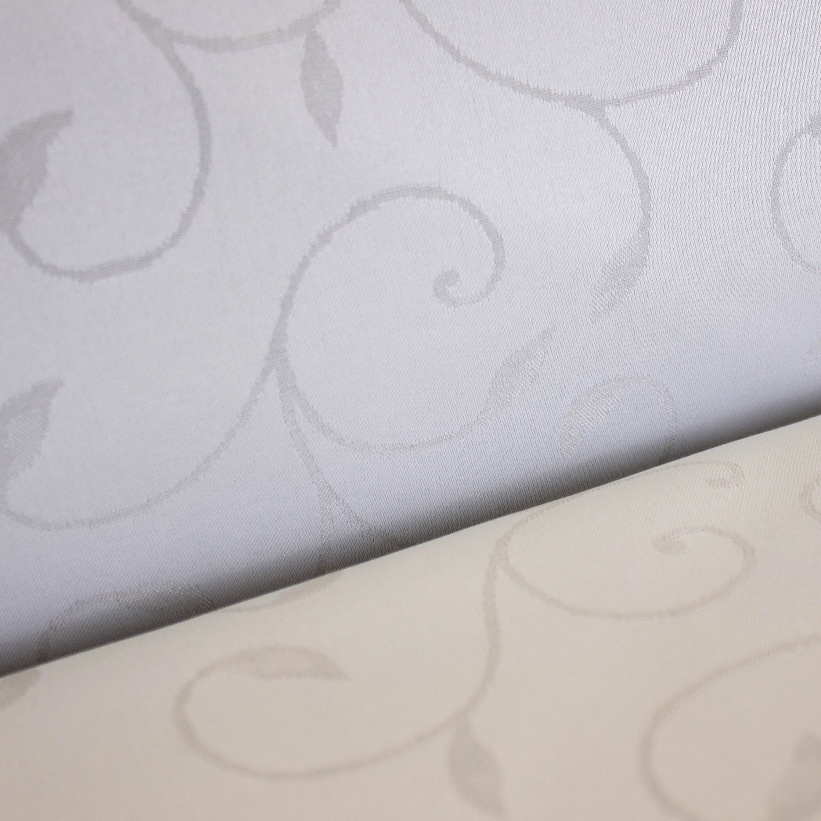 Jacquard Polyester zilver met sierlijke figuren